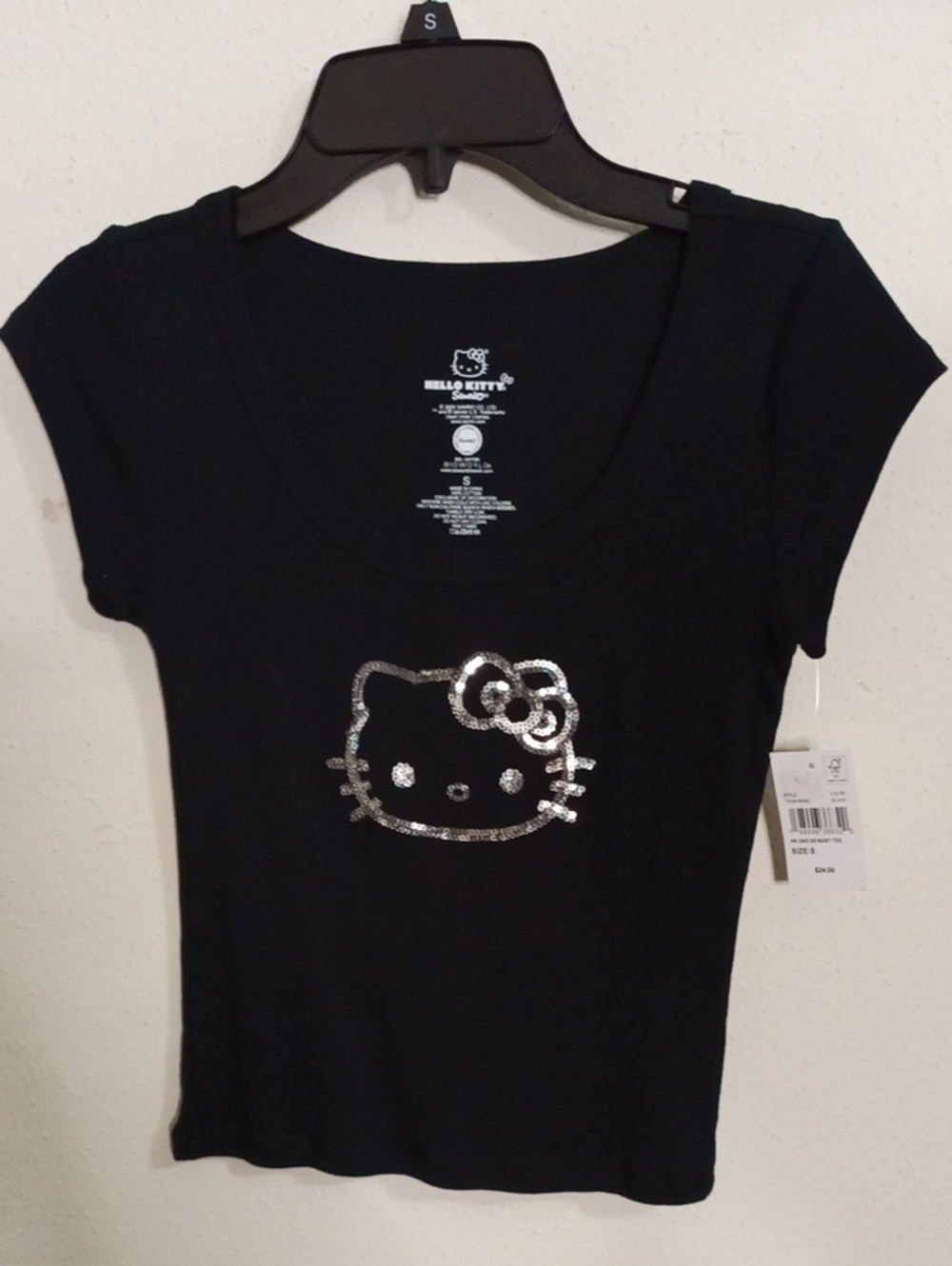 Hello Kitty sequin black tee size Small